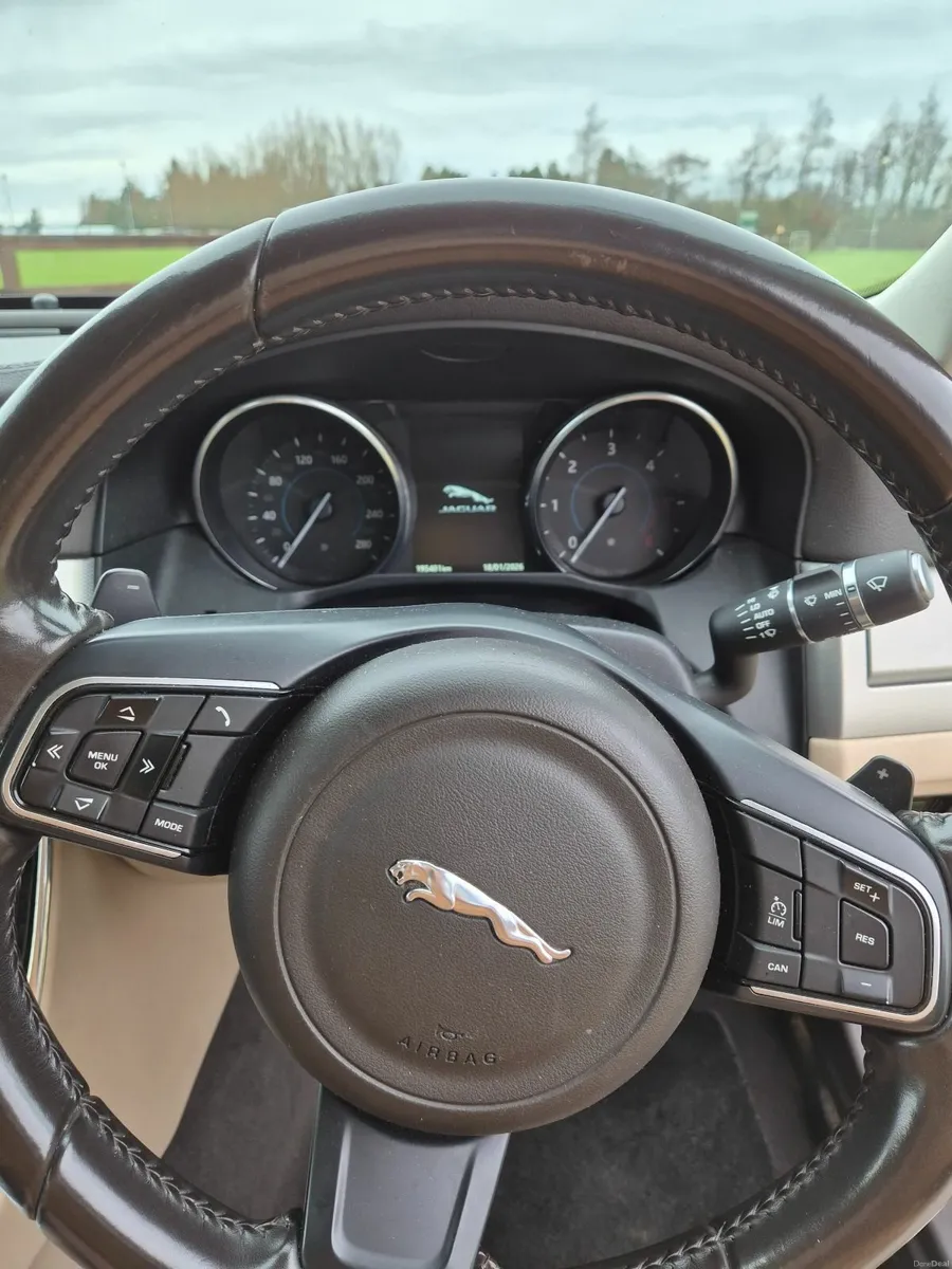 Jaguar XF 2016 - Image 4