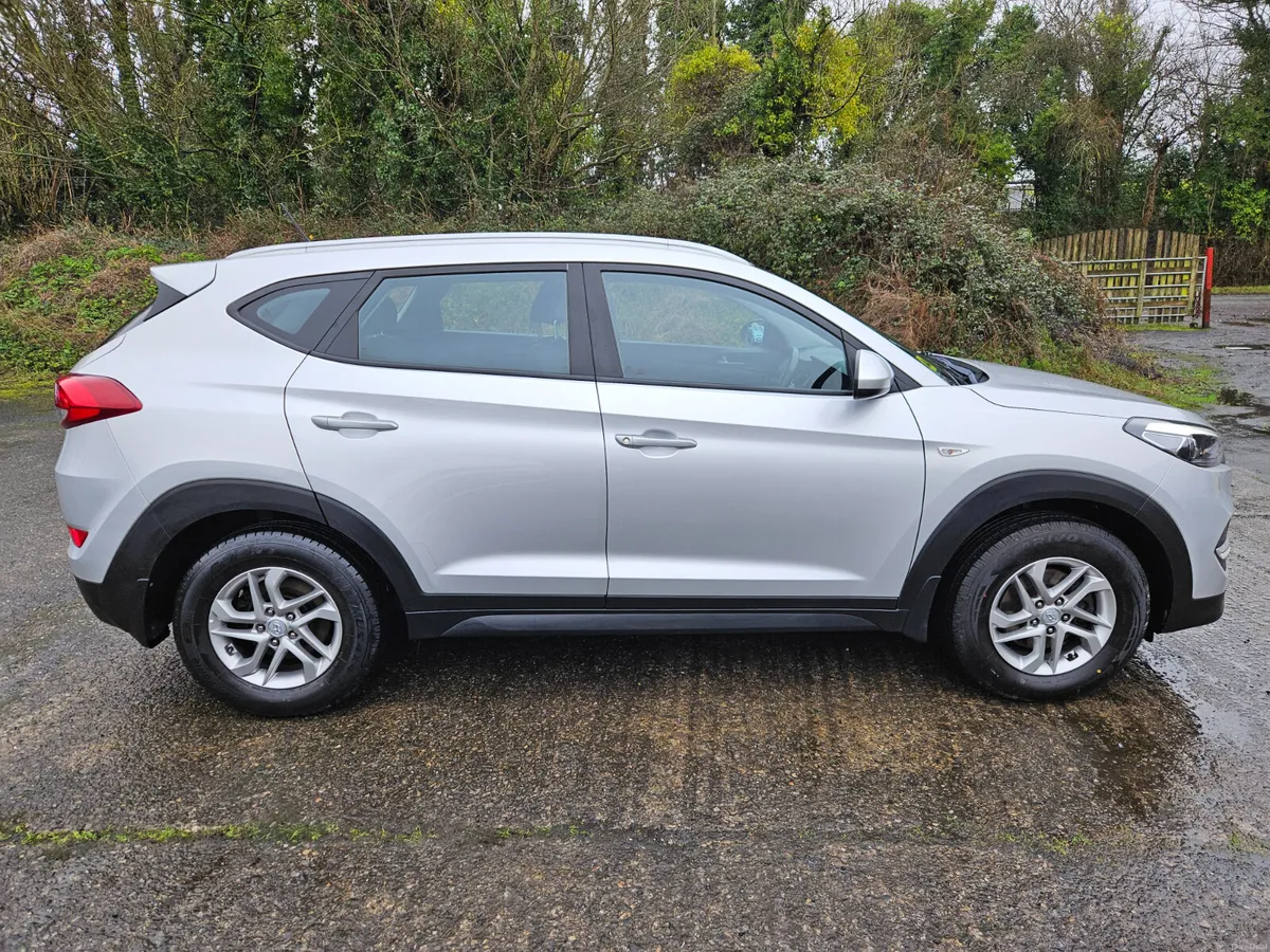 Hyundai Tucson 2016 1.7 diesel comfort - Image 4