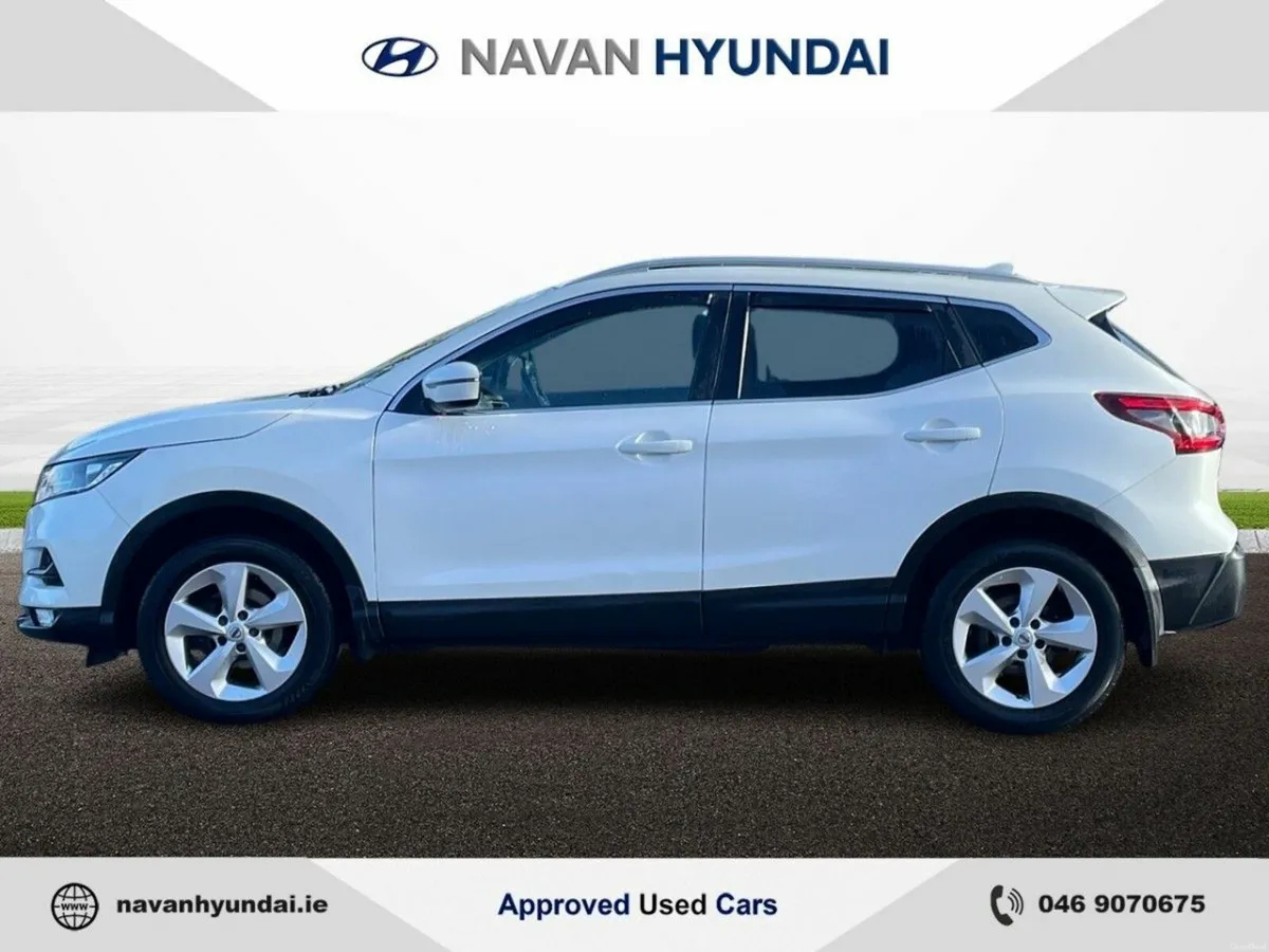 Nissan Qashqai 1.3 PET SV *AVAILABLE NOW* - Image 4