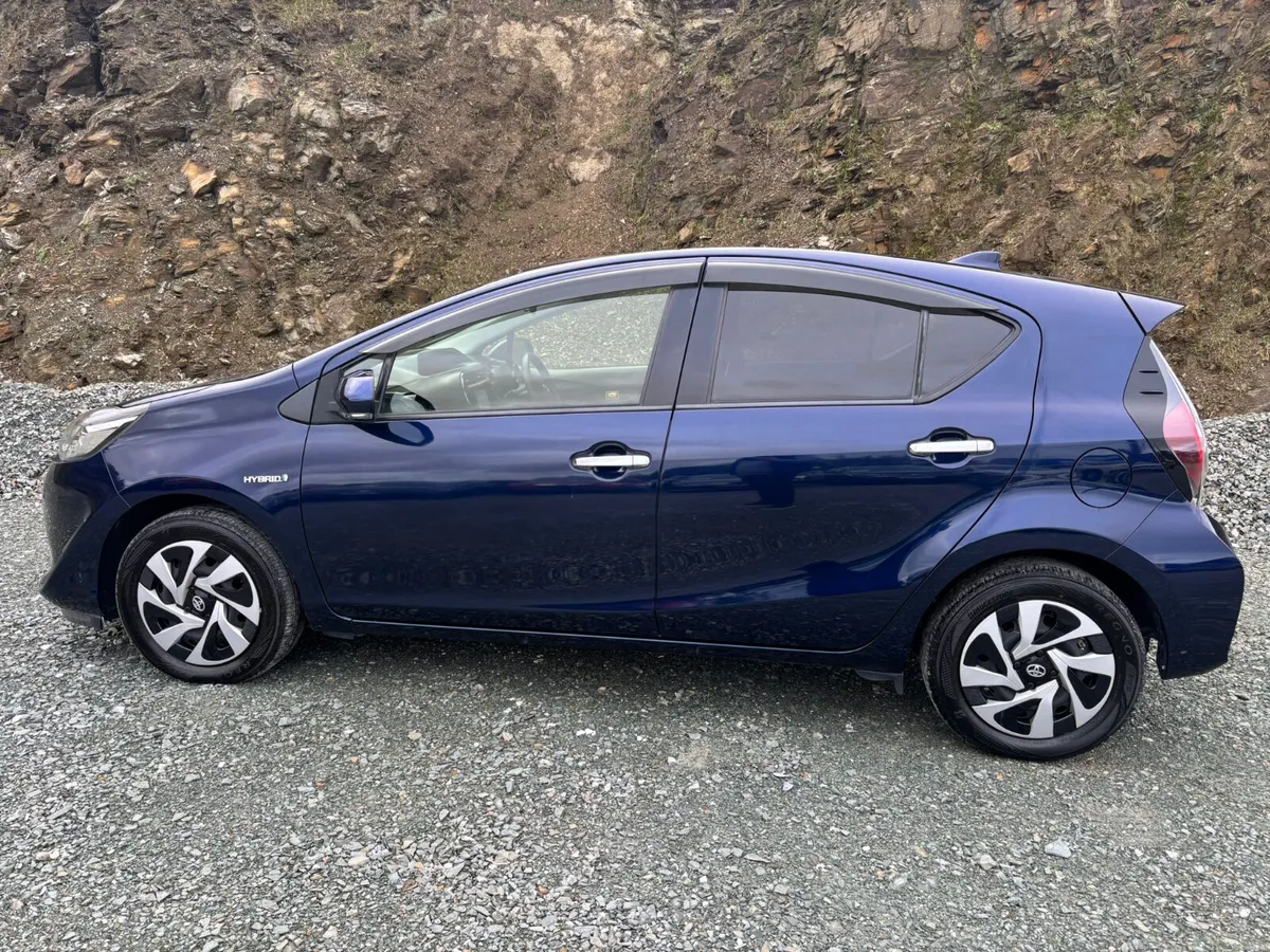 2020 TOYOTA AQUA 1.5 AUTO HYBRID - Image 5