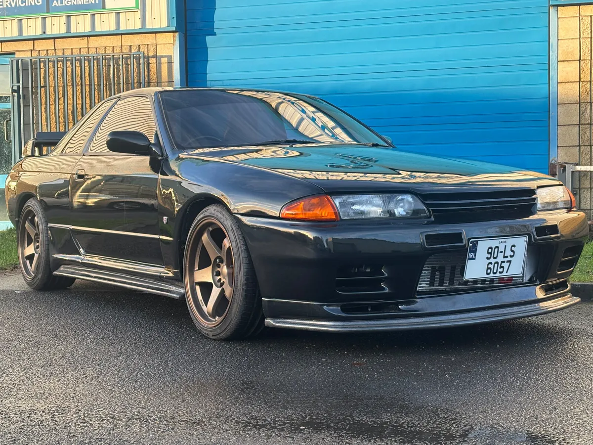 1990 NISSAN SKYLINE GTR  R32 - Image 1