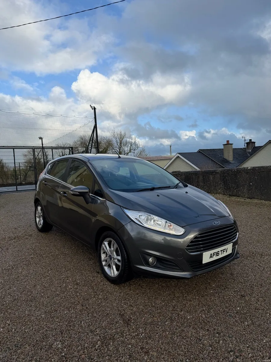 2016 Ford fiesta - Image 1