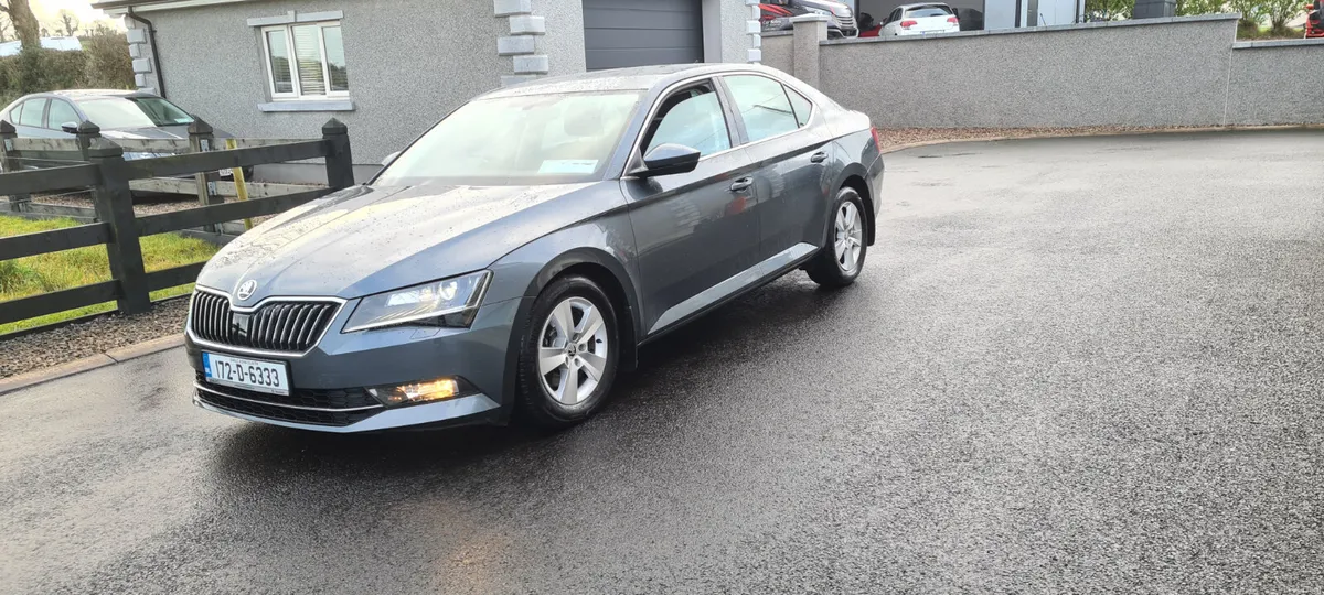 Skoda Superb 2017 - Image 2