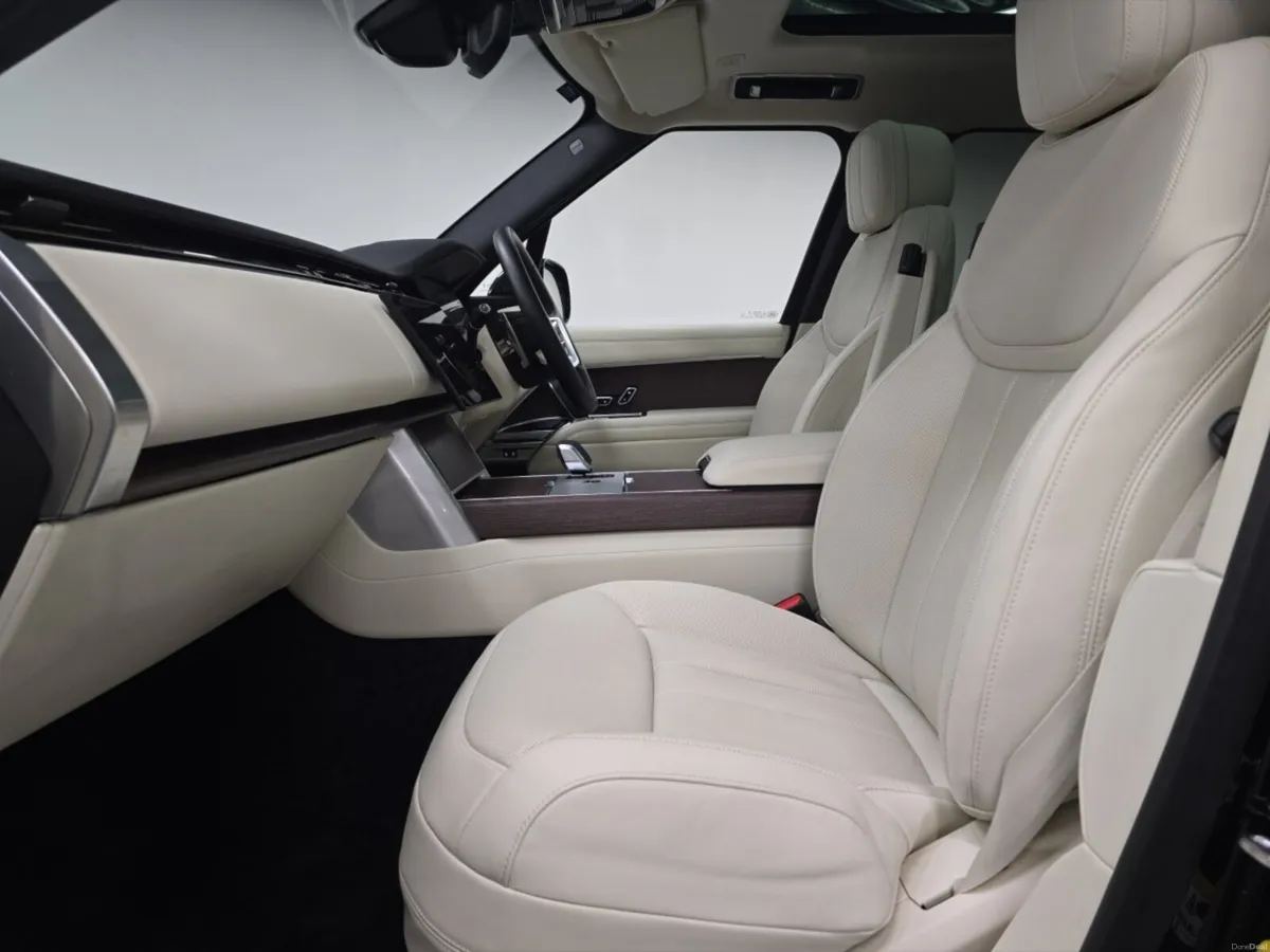 Land Rover Range Rover Diesel Estate SE - Image 3