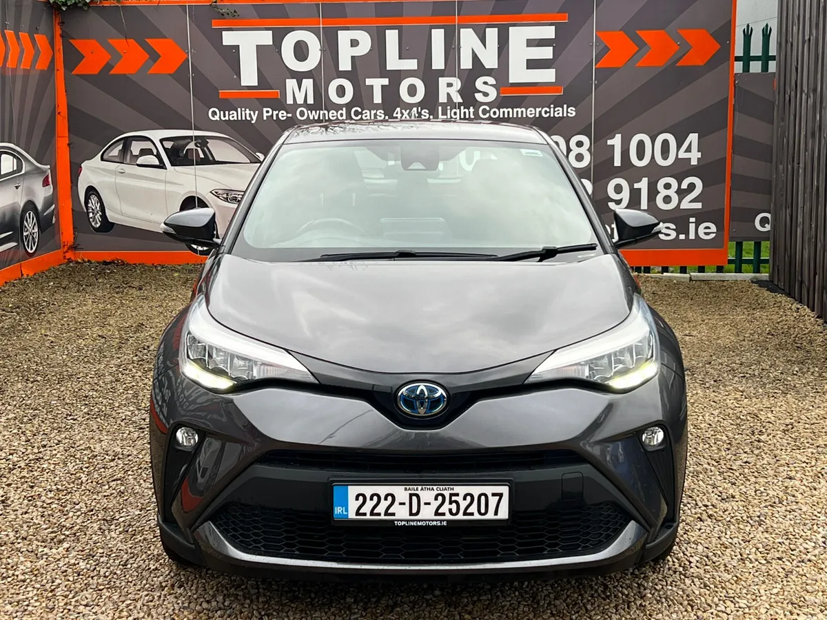 Toyota C-HR 2022//HYBRID//LOW KMS//LIKE NEW/// - Image 2