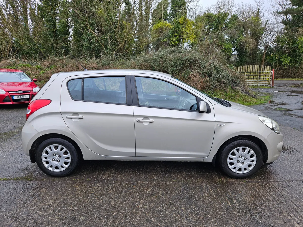 Hyundai i20 2010 1.2cc low mileage - Image 3