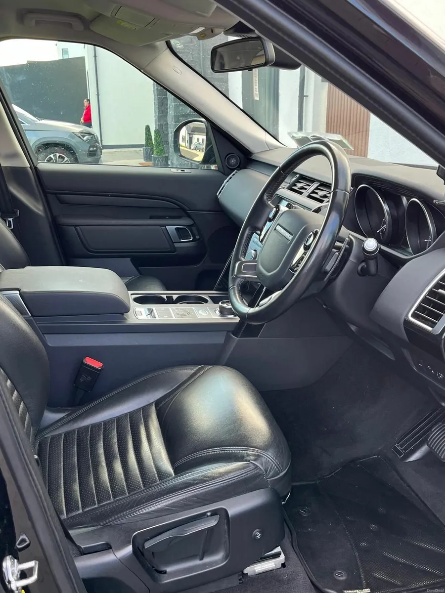 192 Discovery 5 - 80kms - Immaculately Maintained - Image 4