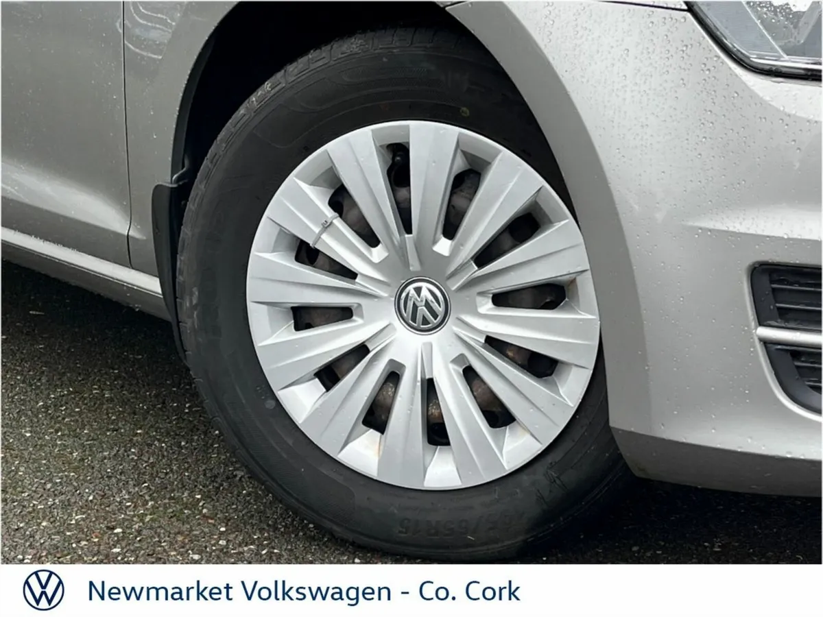 Volkswagen Golf 1.2TSI PETROL 5 DOOR 85BHP ONE LAD - Image 2