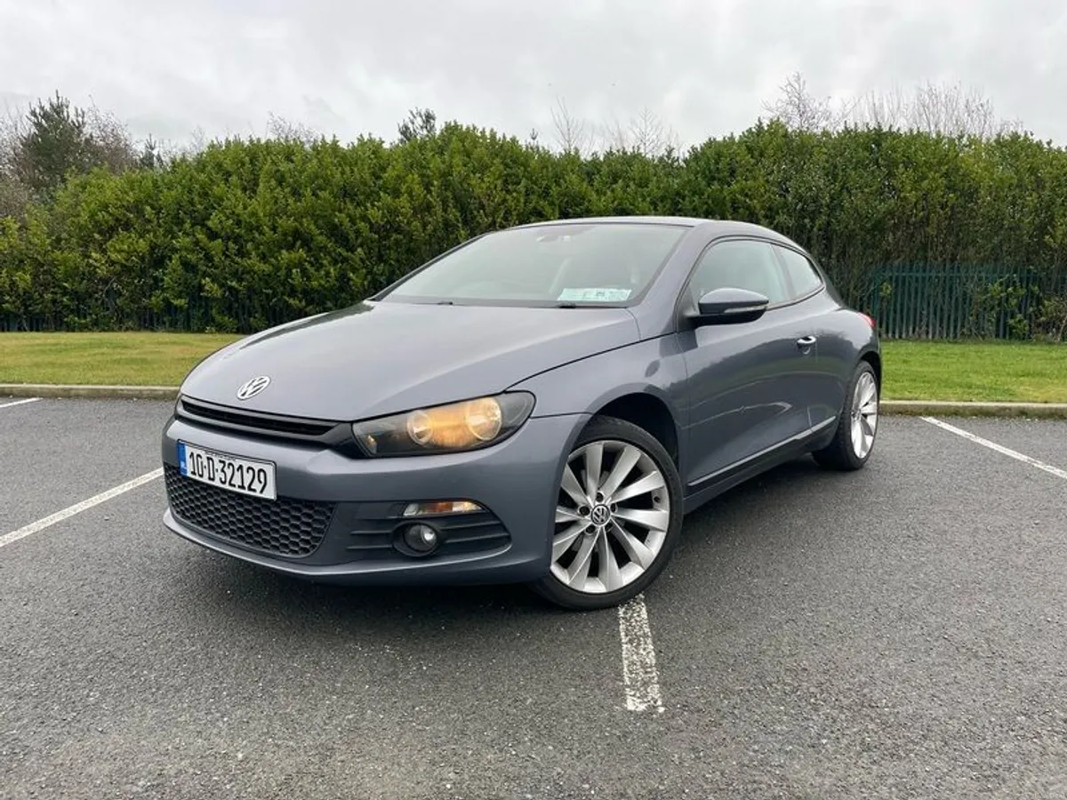 2010 Volkswagen Scirocco - Image 2