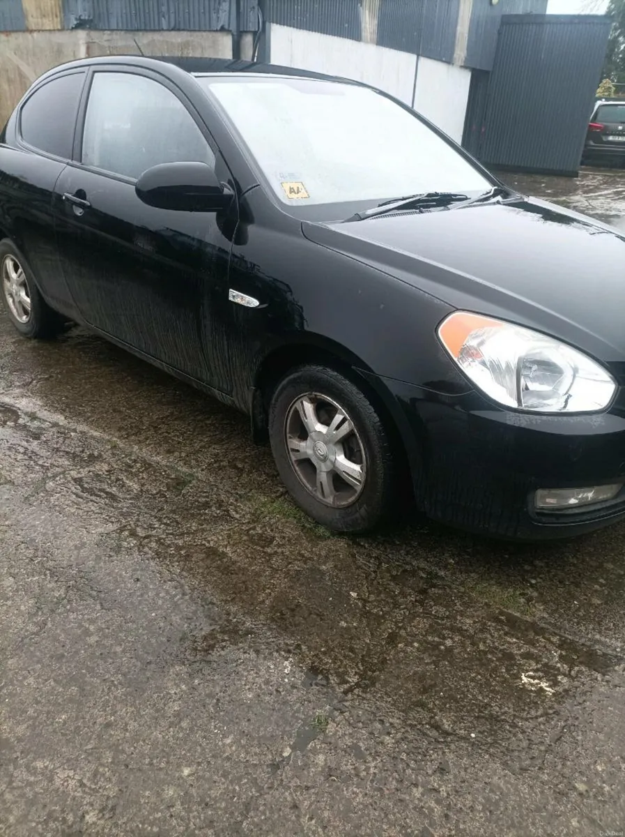 Hyundai accent van - Image 1