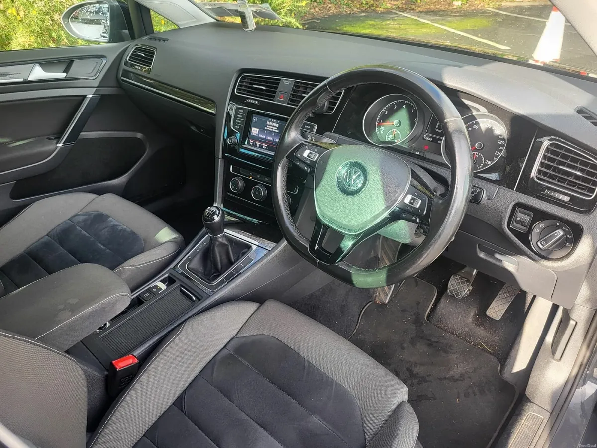 Volkswagen Golf 2014 - Image 2