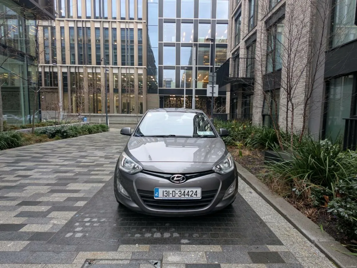 Hyundai i20 (Petrol) Manual - Image 2