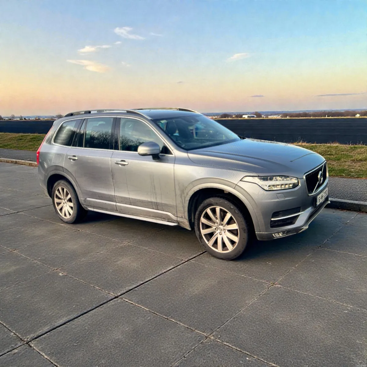 2016 Volvo XC90 2.0 D5 225PS AWD MOM GEARTRONIC - Image 2