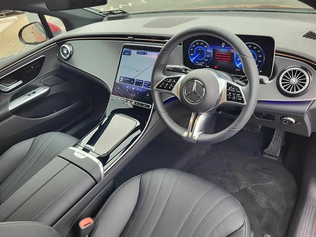 Mercedes-Benz EQE EQE300 AMG LINE AUTO - Image 2