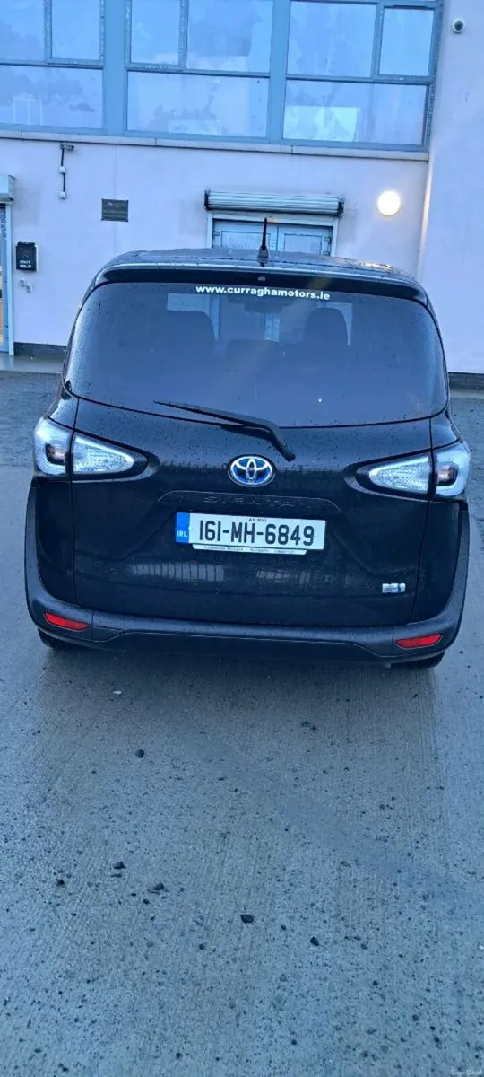 Tayota sienta 7 seater - Image 3