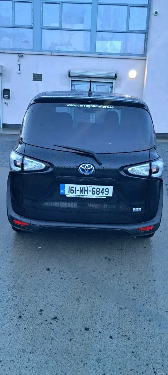 Tayota sienta 7 seater - Image 4