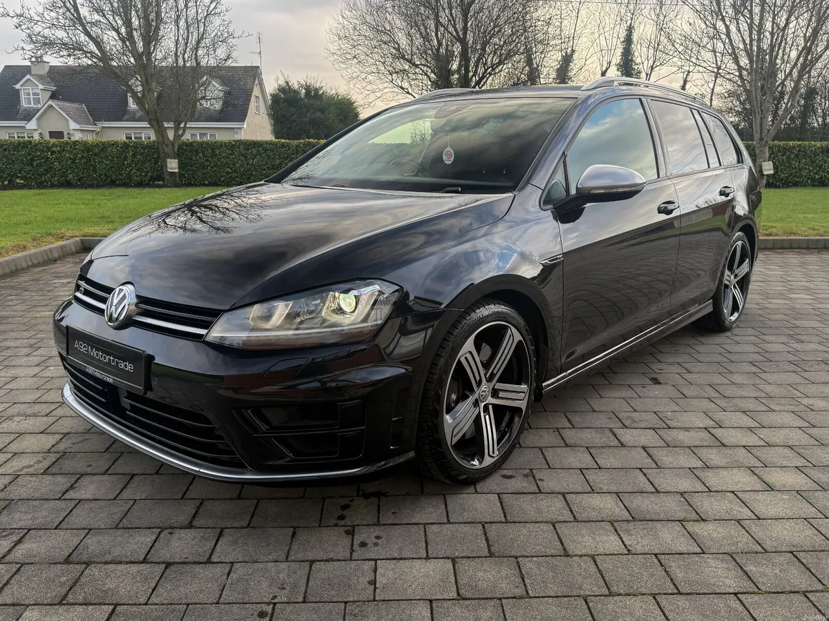 2017 Volkswagen Golf R Variant - Image 4