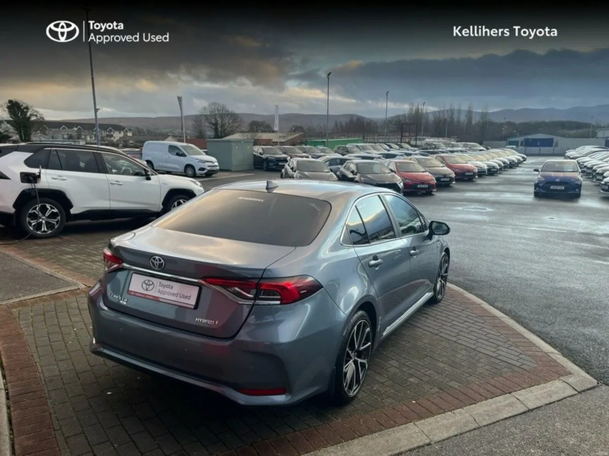 Toyota Corolla HYBRID ELECTRIC SOL - Image 2