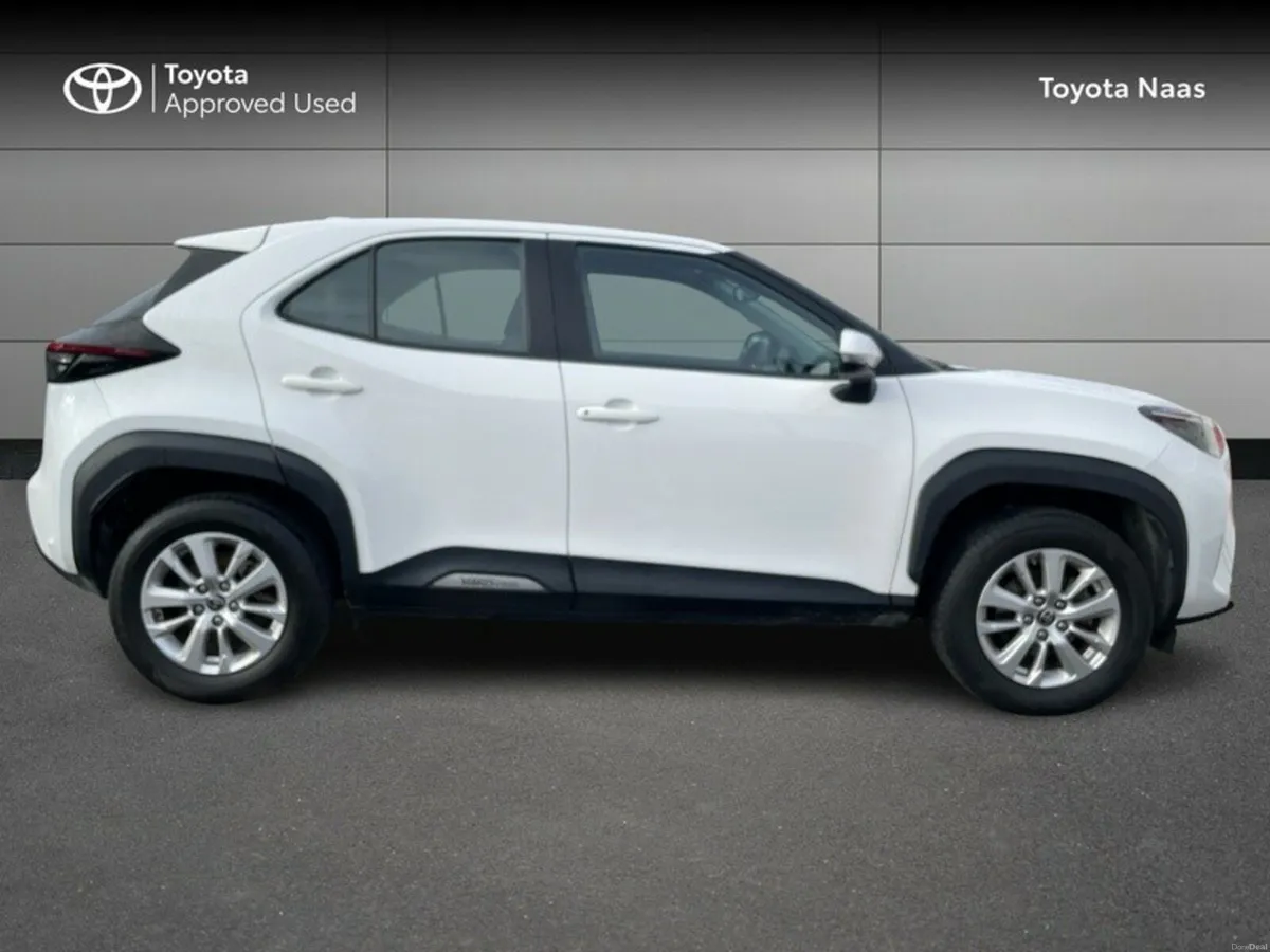 Toyota Yaris Cross CR CROSS LUNA 4DR AUTO - Image 3