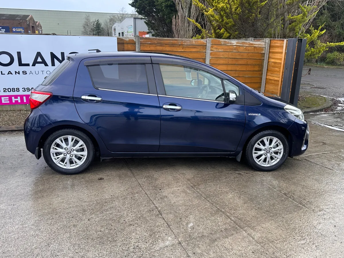 Toyota Vitz Jewela Hybrid automatic - Image 4