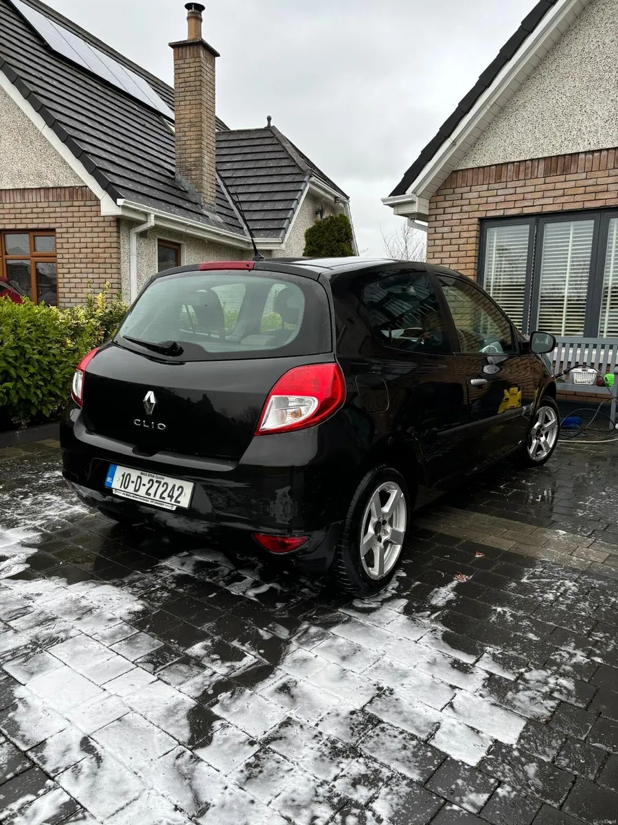 Renault Clio - Image 2
