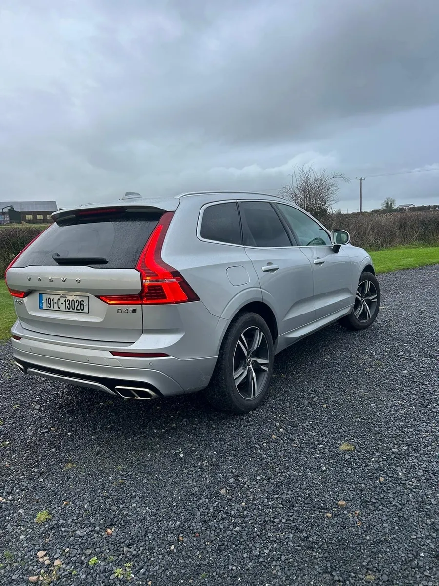 2019 Volvo XC60 R-Design Automatic - Image 3