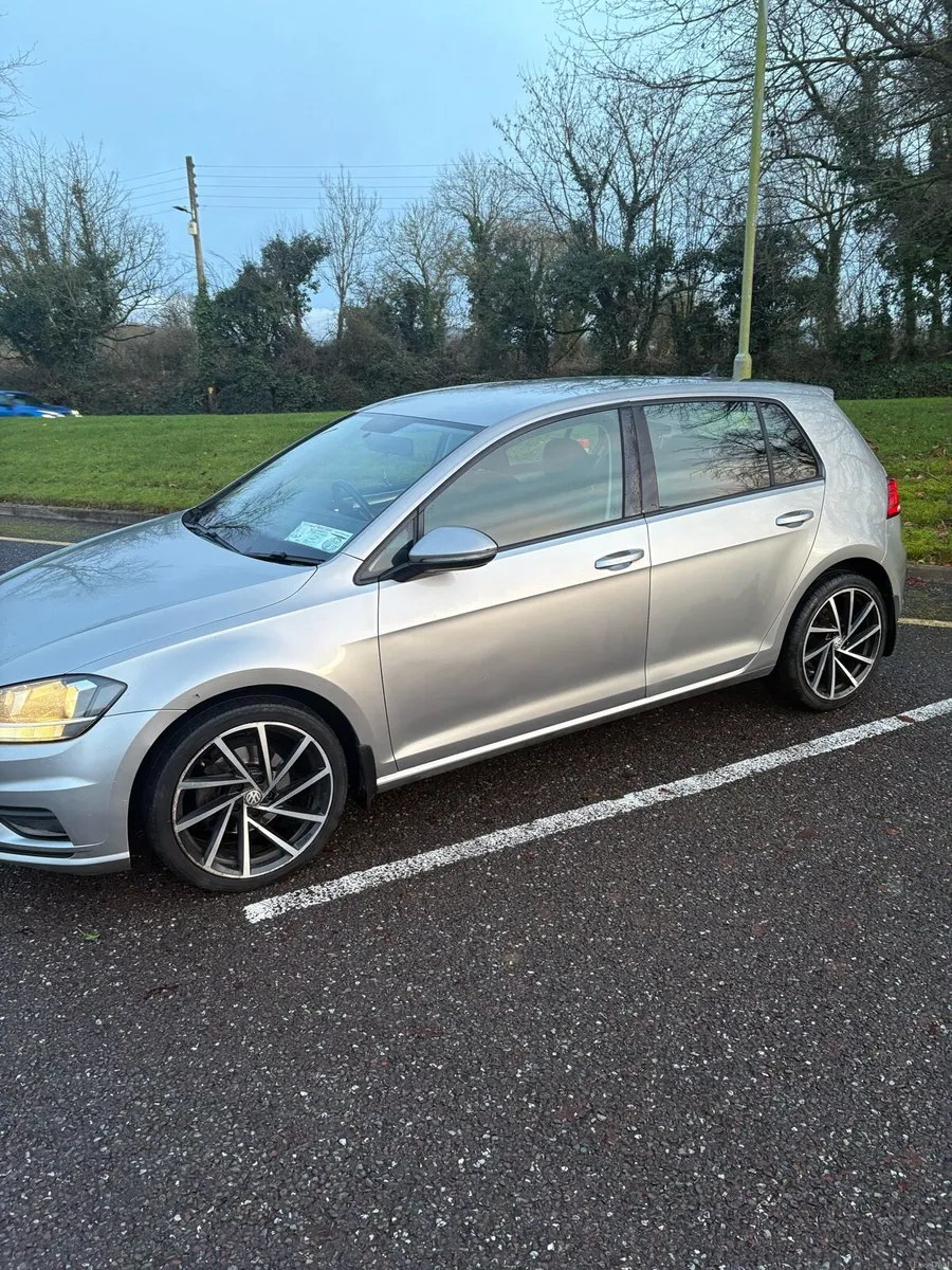 171 Volkswagen Golf - Image 1