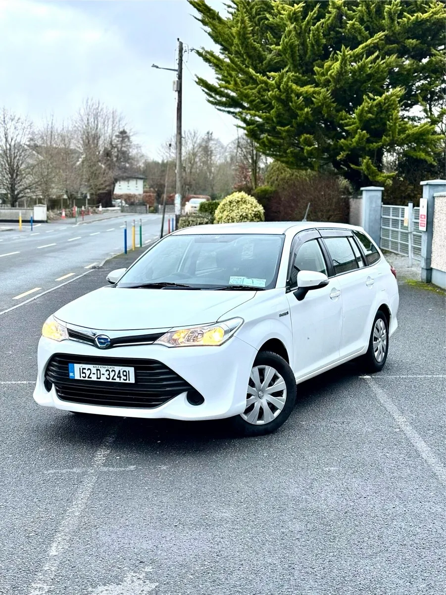 Toyota corolla fielder hybrid - Image 1
