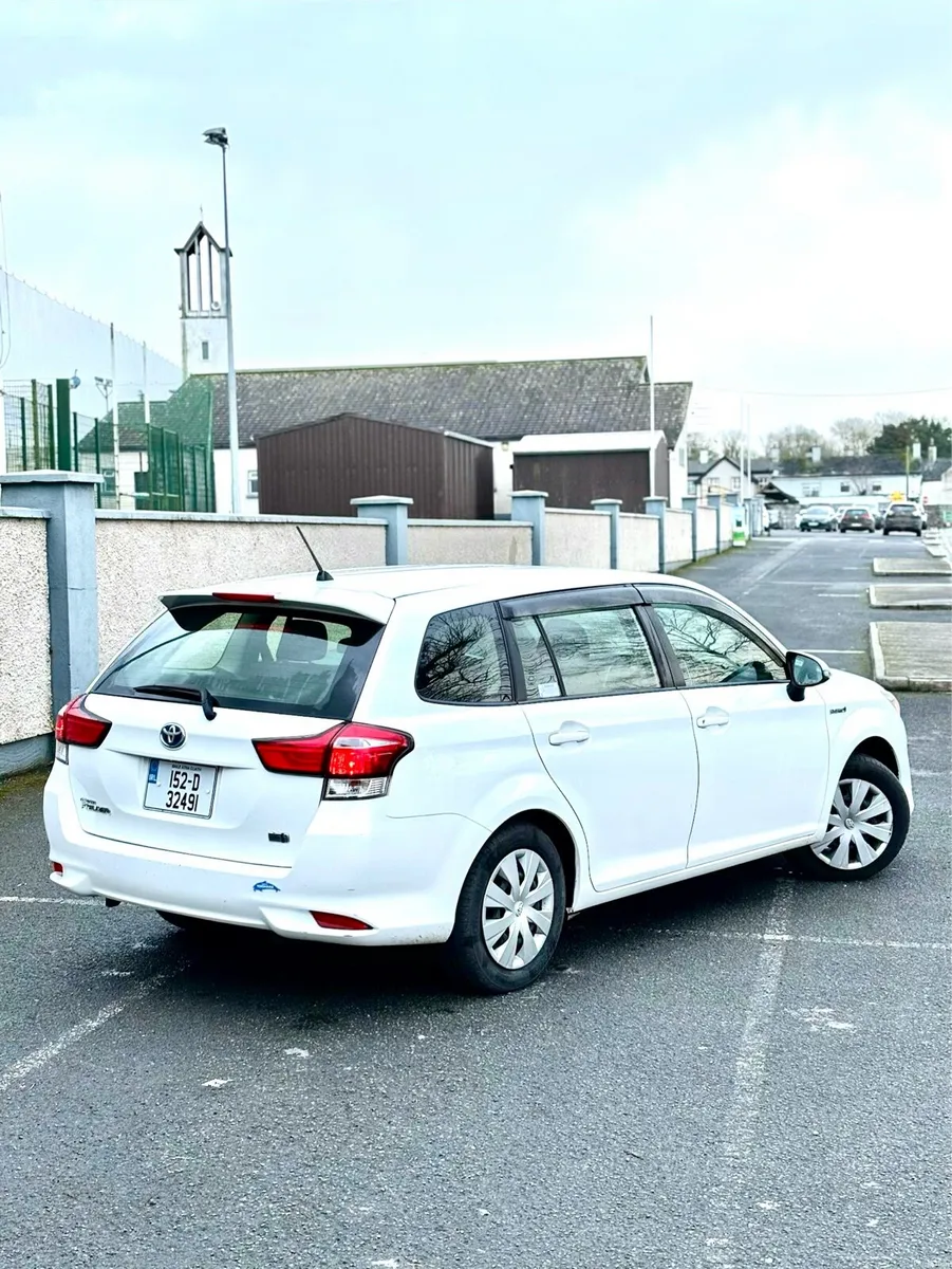 Toyota corolla fielder hybrid - Image 3