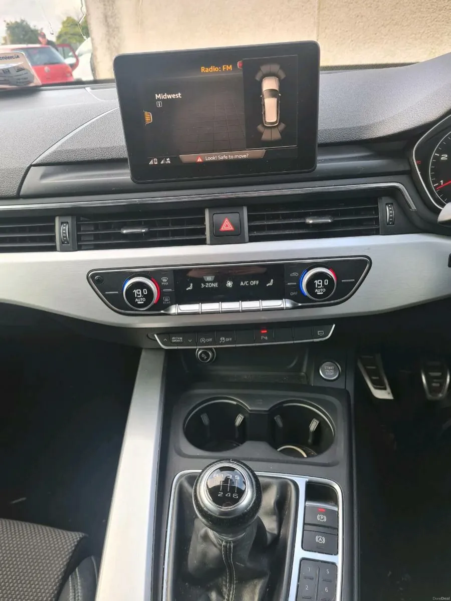 Audi A4 Avant S Line - Image 2