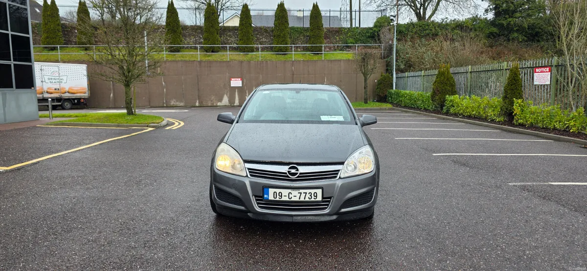 Opel Astra AUTOMATIC Nct and Tax - Image 3