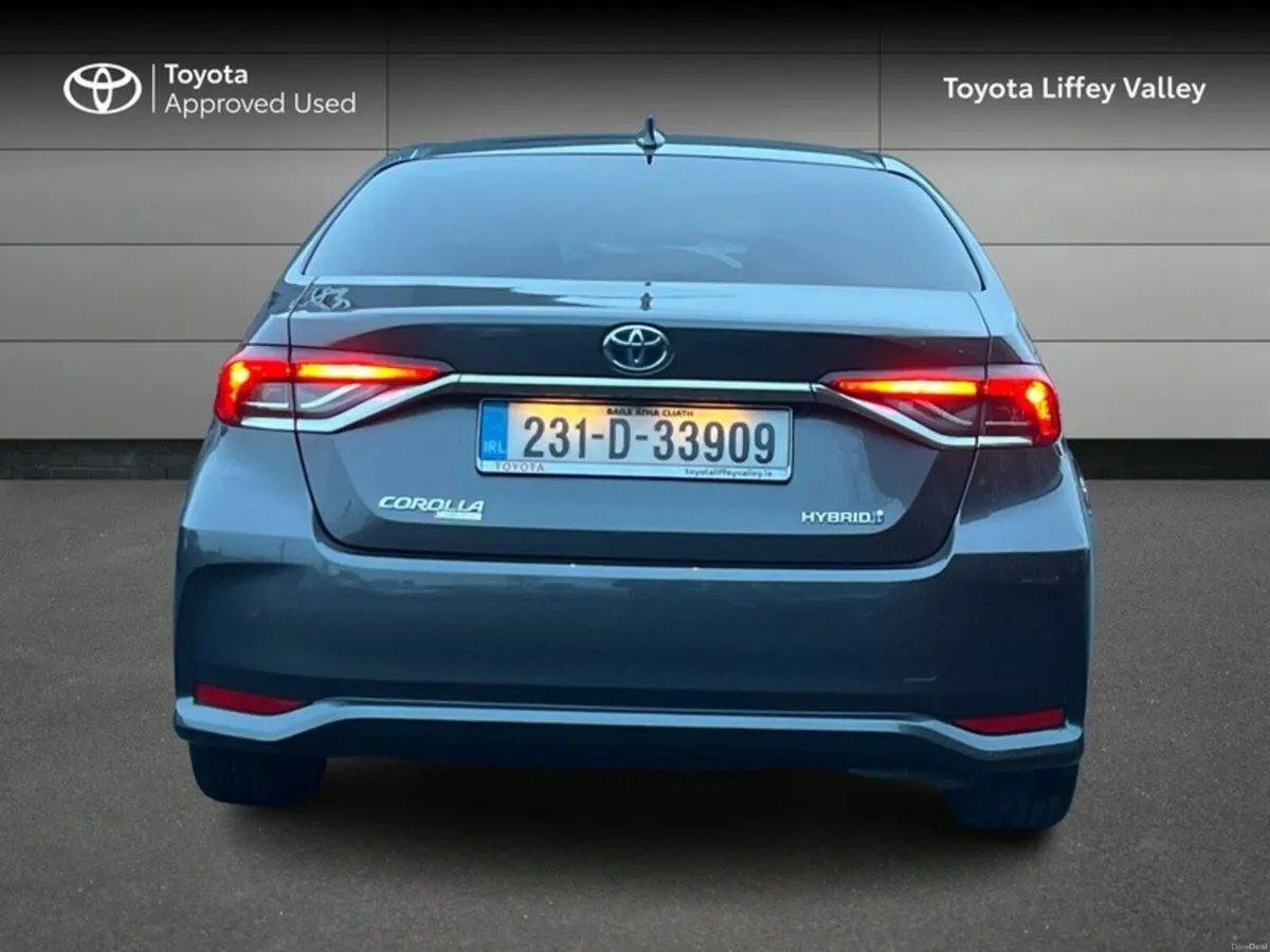Toyota Corolla COROLLA LUNS SPORT SALOON - Image 4