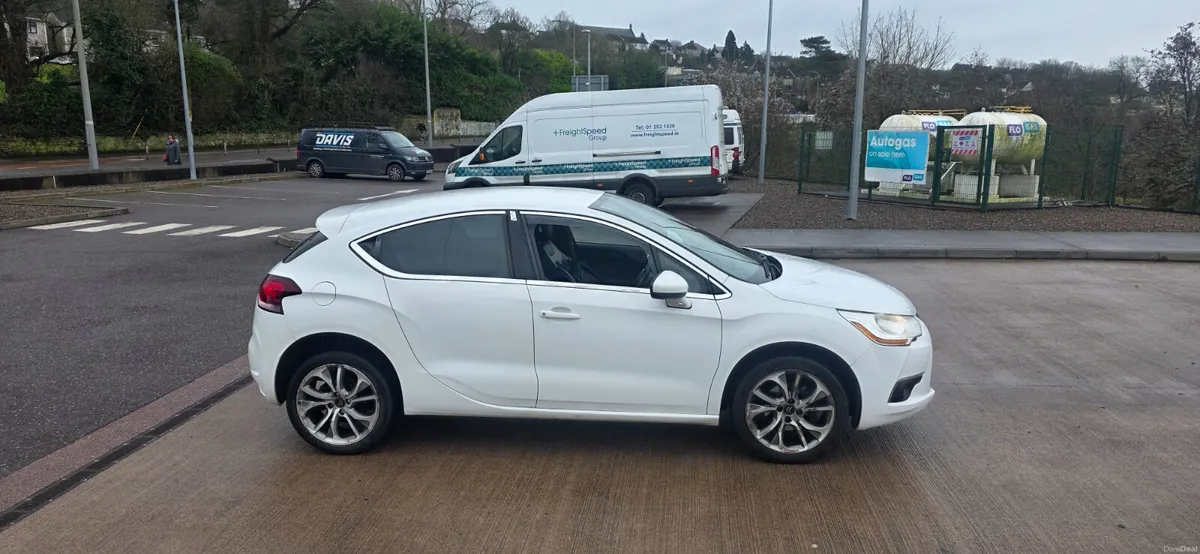 Citroen DS 4 High Spec Nct and Tax - Image 4