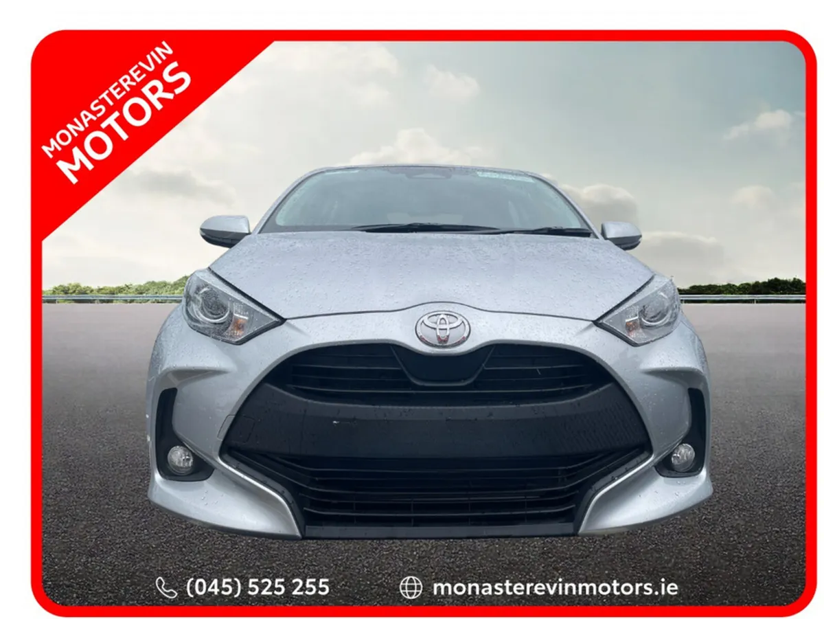 Toyota Yaris HYBRID 115 LUNA - Image 2