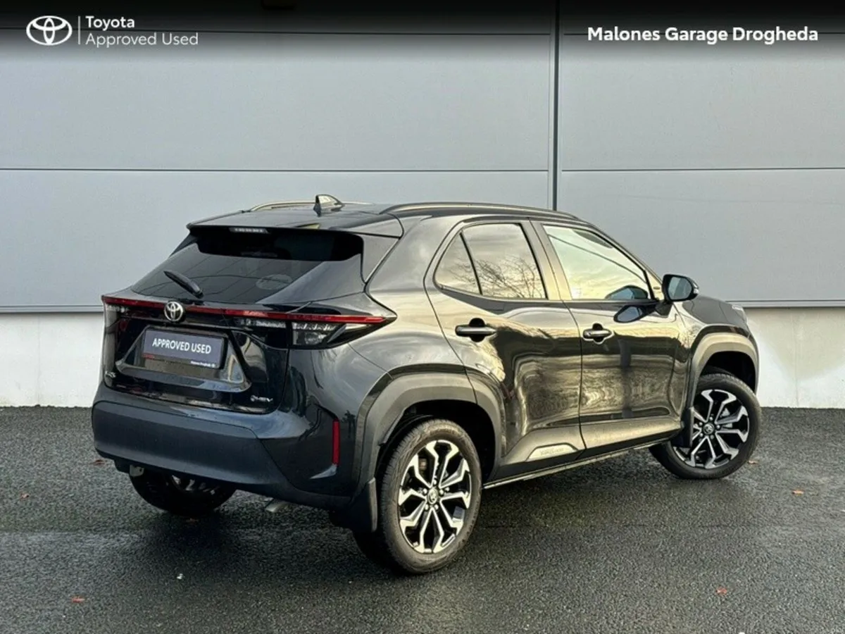 Toyota Yaris Cross 1.5 Hybrid Luna Sport *Demo* Ca - Image 2