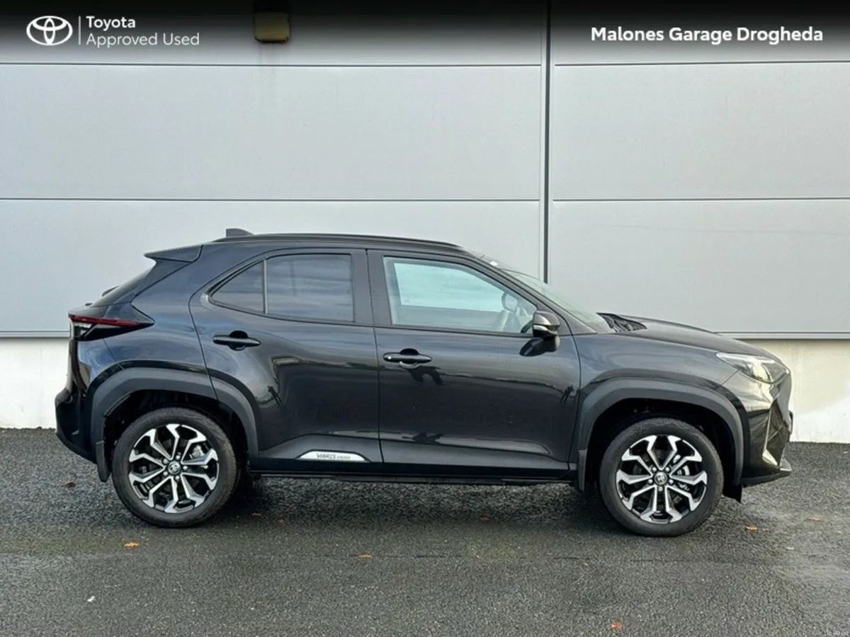 Toyota Yaris Cross 1.5 Hybrid Luna Sport *Demo* Ca - Image 3