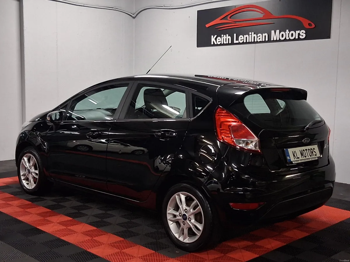 2017 Ford Fiesta ZETEC - Image 3