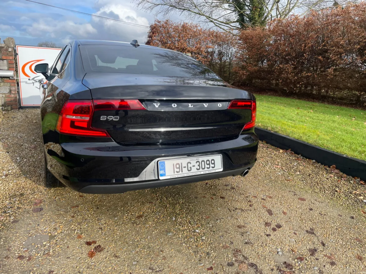 Volvo S90 D3 MOMENTUM PLUS  AUTO 2.0 DIESEL. - Image 4