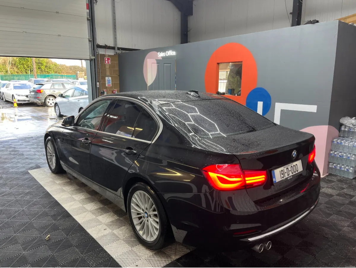 BMW 3-Series 2019 BMW 320D LUXURY 2.0 AUTOMATIC / - Image 4