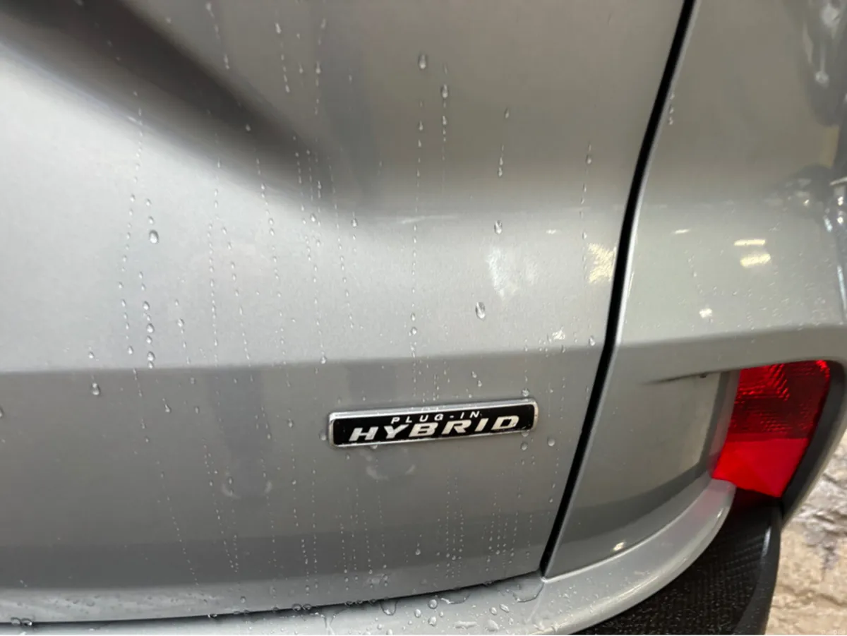 Ford Kuga TITANIUM 2.5 PHEV 225 S6.2 - Image 3