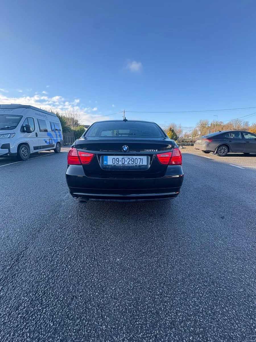 BMW 318d Automatic Low Mileage and long NCT - Image 4