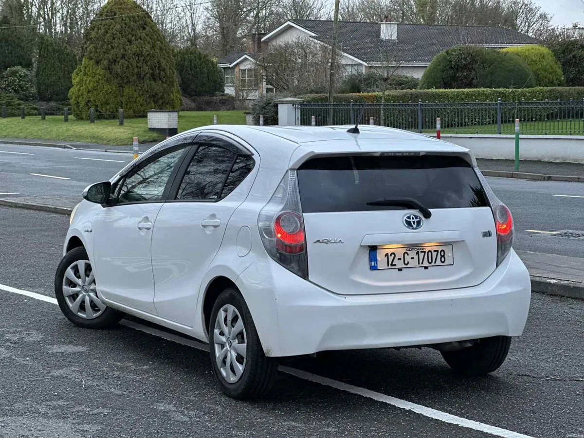 Toyota aqua - Image 3