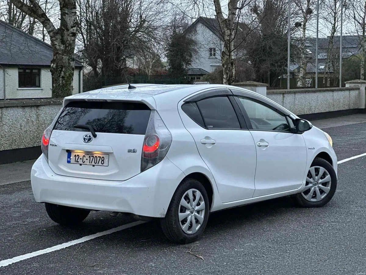 Toyota aqua - Image 4