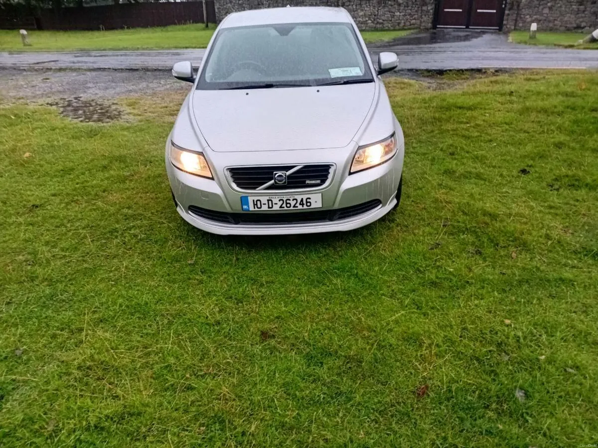 2010 Volvo S40 ,Nct10/26,tax 11/26 - Image 3