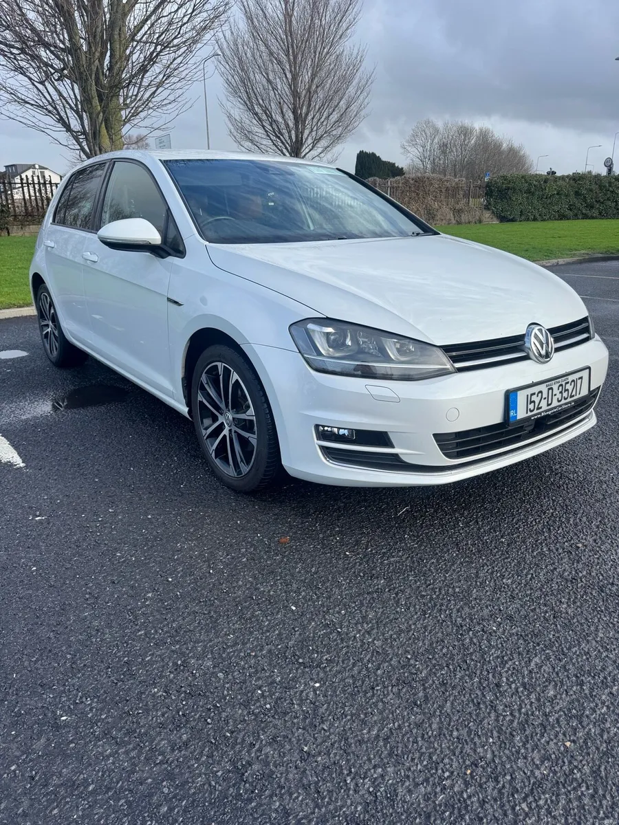 2015 Volkswagen Golf - Image 2