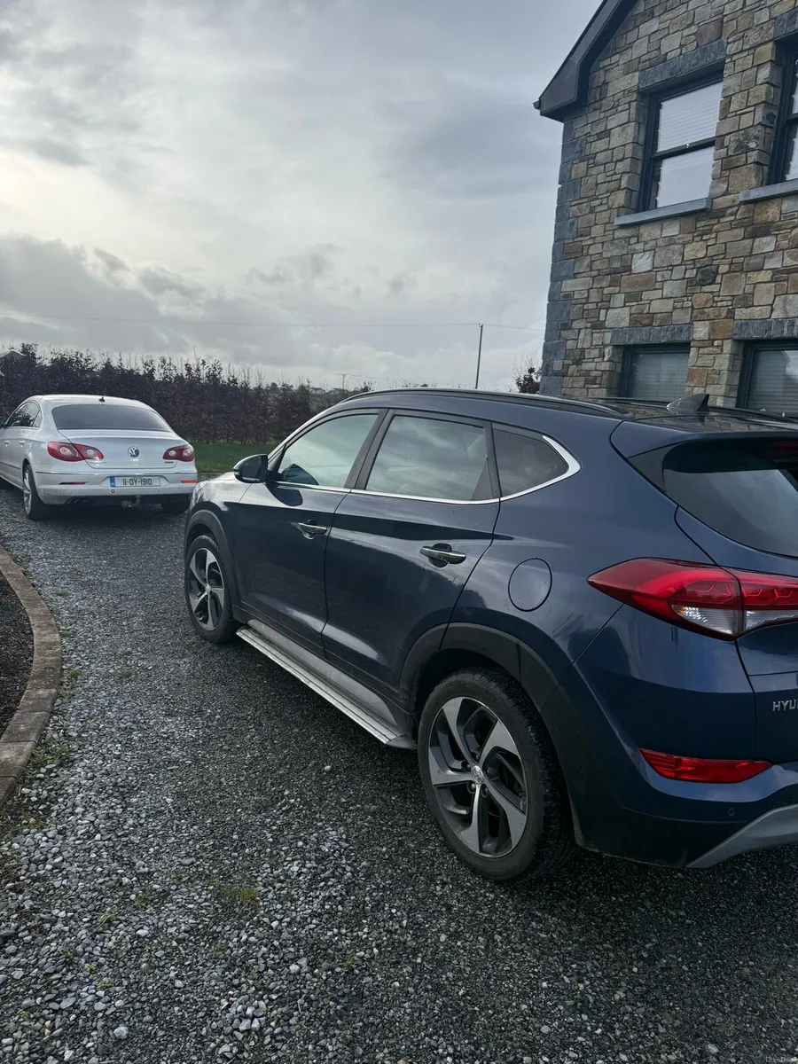 Hyundai tuscon 2.0L diesel ,4 wheel drive - Image 2