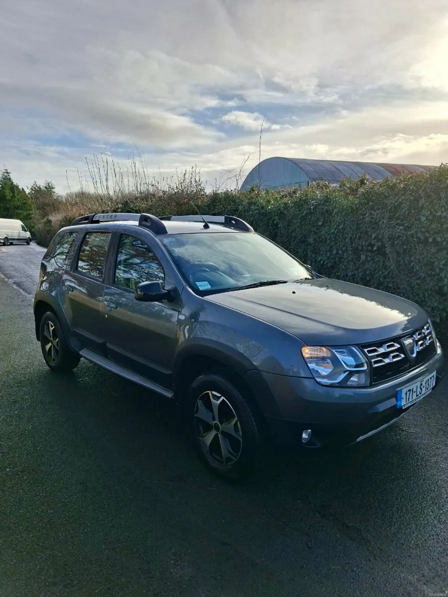 DACIA DUSTER 2017 LOW KM - Image 2
