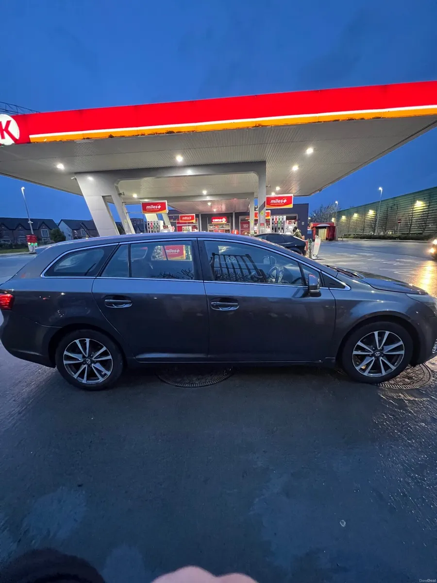 Toyota Avensis 2013 - Image 4