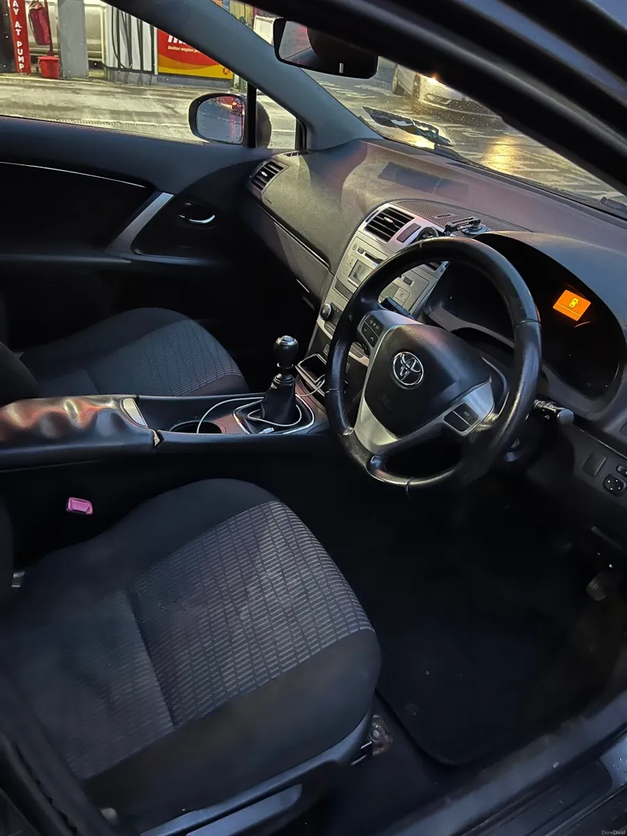 Toyota Avensis 2013 - Image 3