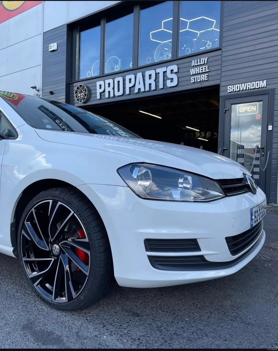 152 White Volkswagen Golf TSI - Image 3